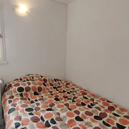T3 Pour 4 Pers, Pres De La Plage, Parking Prive - Fr-1-795-61 ناربون