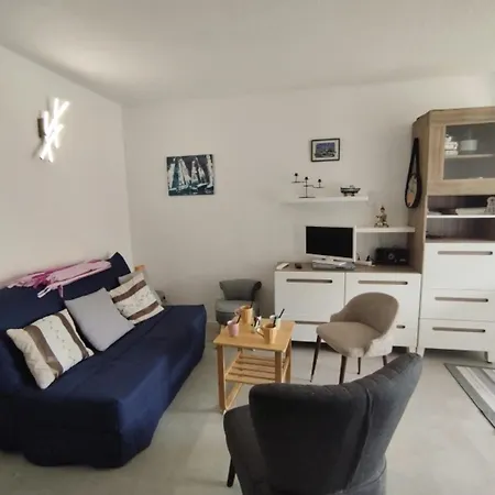 T3 Pour 4 Pers, Pres De La Plage, Parking Prive - Fr-1-795-61 * ناربون