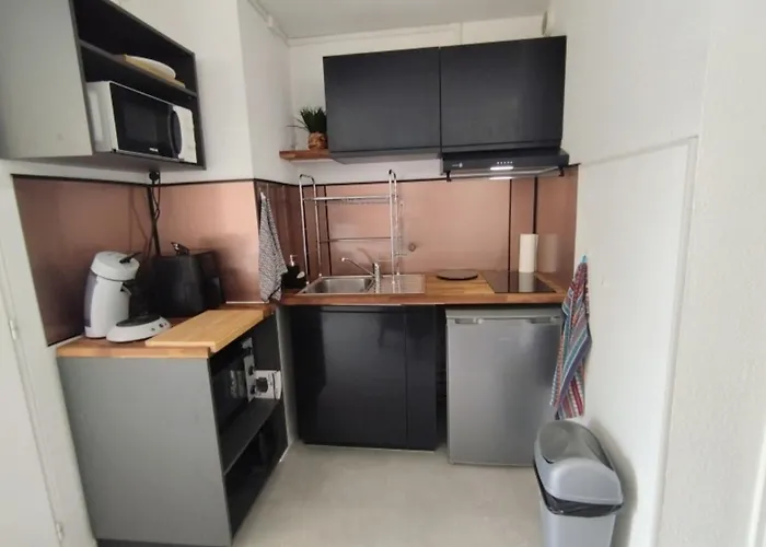 T3 Pour 4 Pers, Pres De La Plage, Parking Prive - Fr-1-795-61 * ناربون